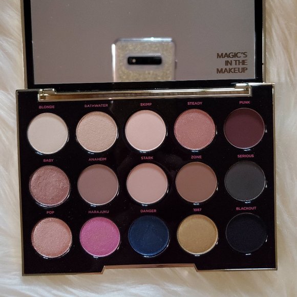 Urban Decay "Gwen Stefani" Eyeshadow Palette - Picture 3 of 3